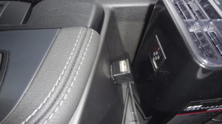 BMW X1 F48 コンソール　USB向き変換